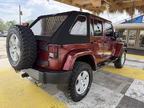 Used 2008 Jeep Wrangler Unlimited Sahara AWD/4WD image 5