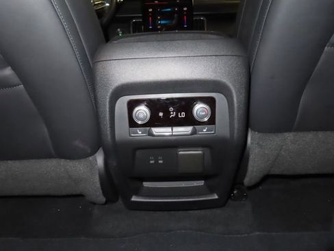 Used 2024 GMC Acadia Elevation w/ Luxury Package FWD image 29