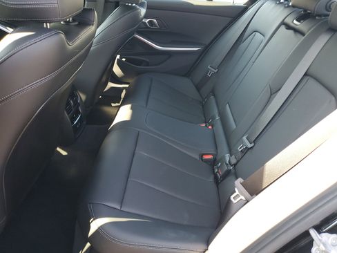 Used 2025 BMW 330i Sedan image 10