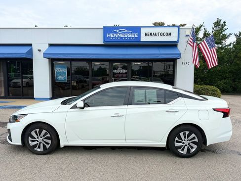 Used 2023 Nissan Altima 2.5 S FWD image 22