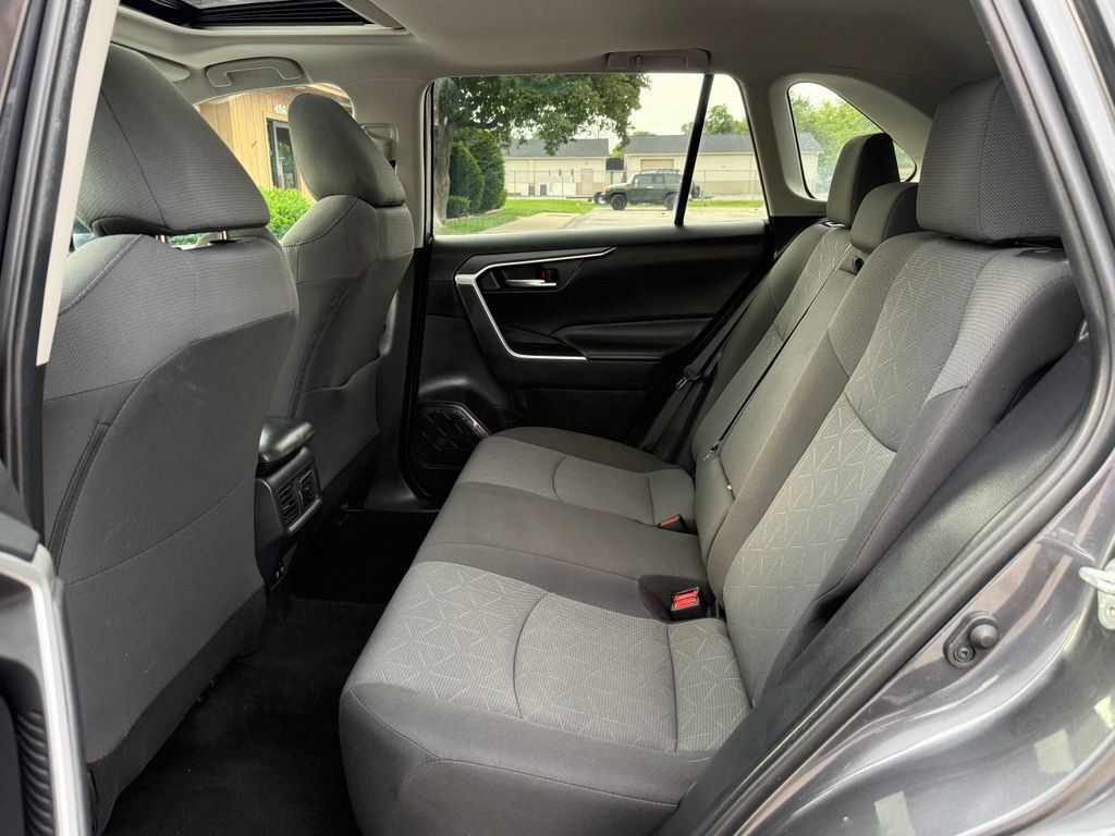 Used 2019 Toyota RAV4 XLE w/ Convenience Package AWD/4WD image 11