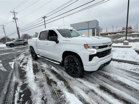Used 2022 Chevrolet Silverado 1500 RST w/ Convenience Package II image 2