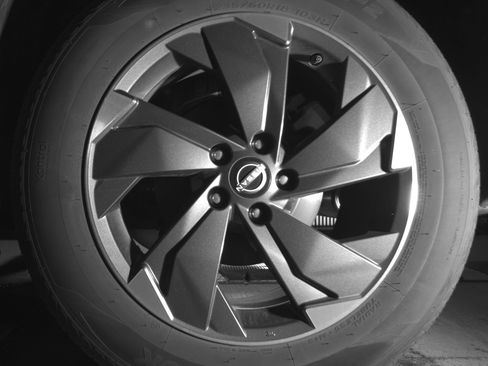 Used 2025 Nissan Rogue SV image 14