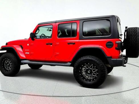 Used 2019 Jeep Wrangler Unlimited Sahara AWD/4WD image 7