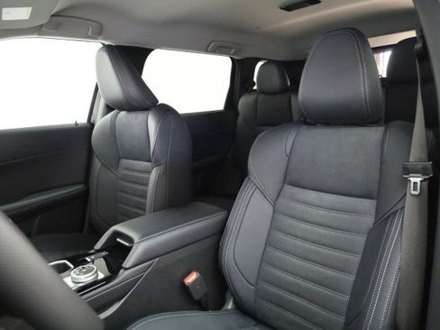 New 2025 Mitsubishi Outlander SE image 4