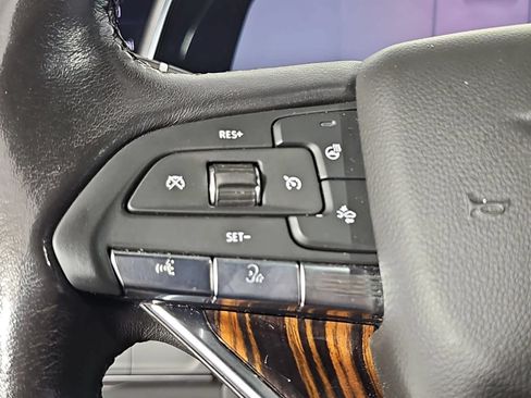 Used 2021 Cadillac Escalade ESV Luxury AWD/4WD image 28