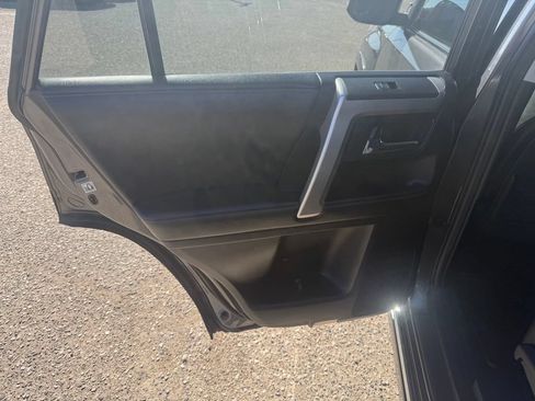 Used 2015 Toyota 4Runner Limited AWD/4WD image 21