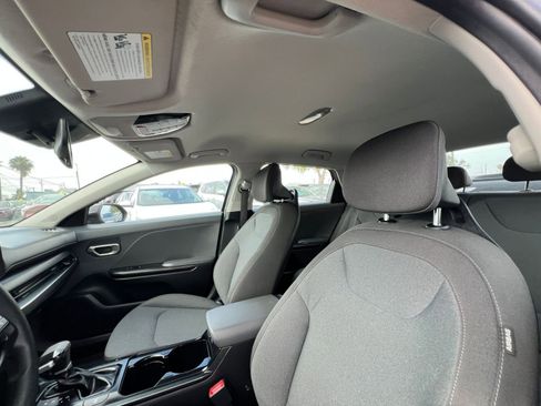 Used 2025 Kia K4 FWD image 32
