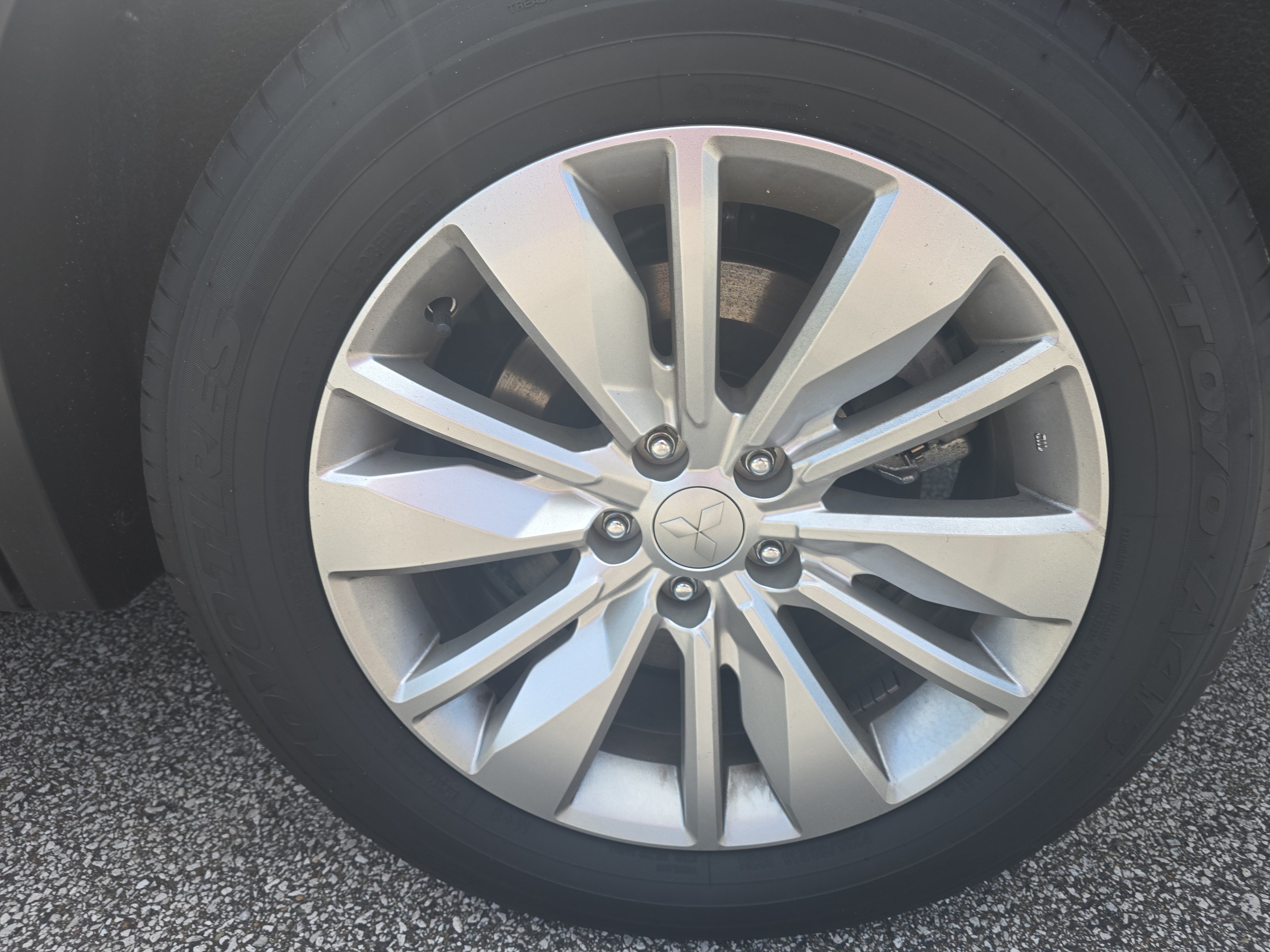Used 2025 Mitsubishi Outlander ES AWD/4WD image 11