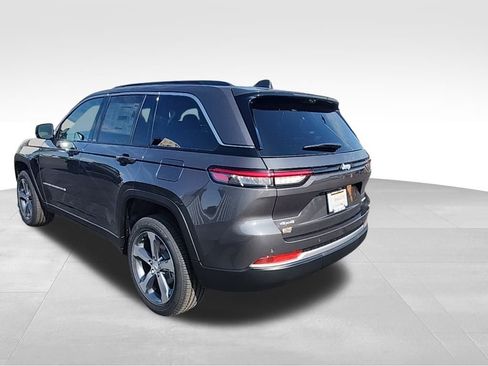 New 2026 Jeep Grand Cherokee Limited w/ Luxury Tech Group II AWD/4WD image 26