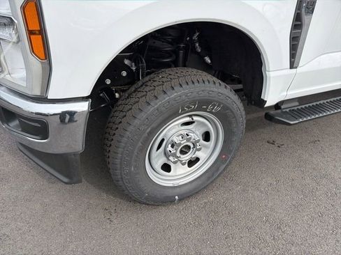 New 2026 Ford F350 XL w/ XL Chrome Package image 9