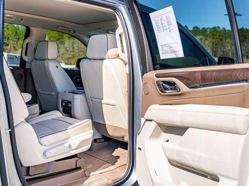 Used 2024 GMC Yukon XL Denali w/ Max Trailering Package image 13