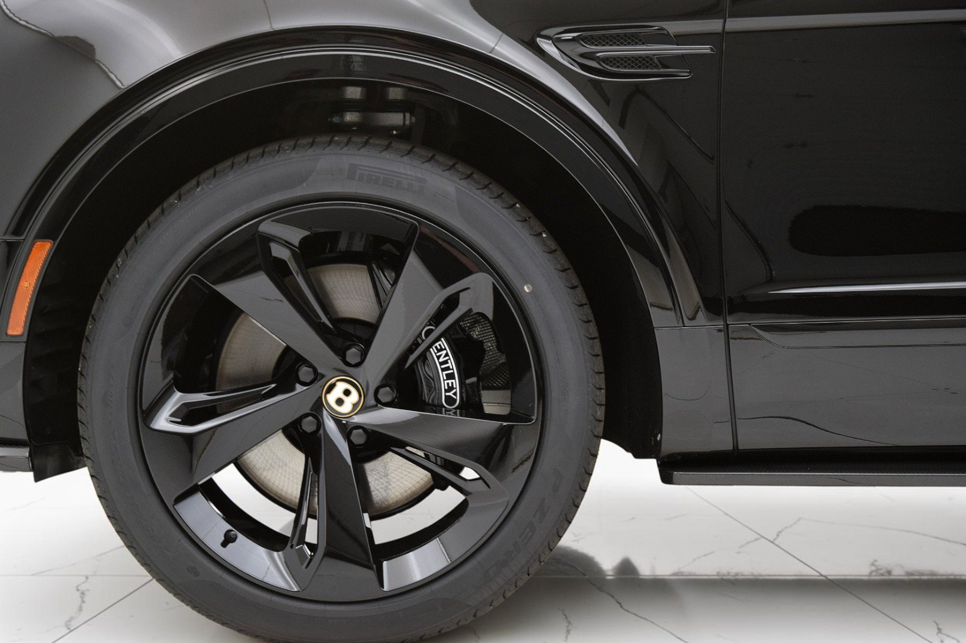 Used 2019 Bentley Bentayga AWD/4WD image 39