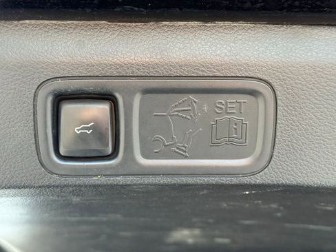 Used 2019 Ford Expedition Limited w/ Equipment Group 303A AWD/4WD image 47