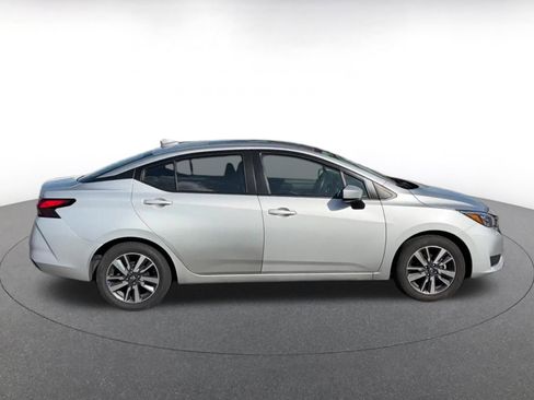 Used 2025 Nissan Versa SV image 16