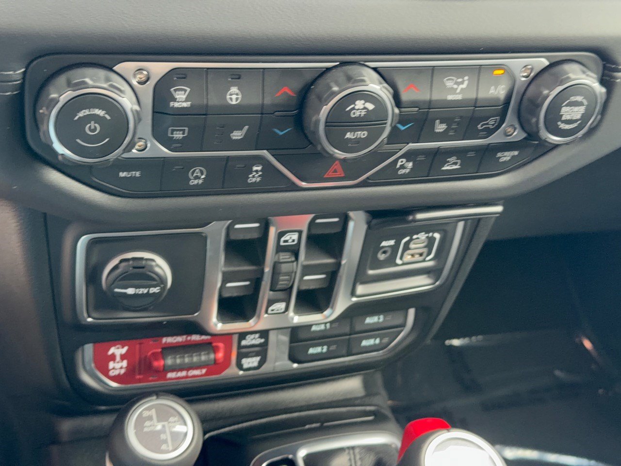Used 2026 Jeep Wrangler Unlimited Rubicon AWD/4WD image 22