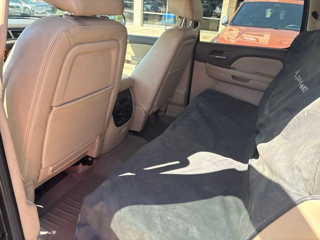 Used 2013 Chevrolet Avalanche LTZ RWD image 7