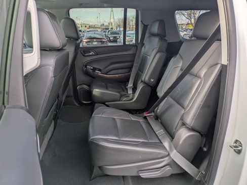 Used 2020 Chevrolet Suburban Premier image 32