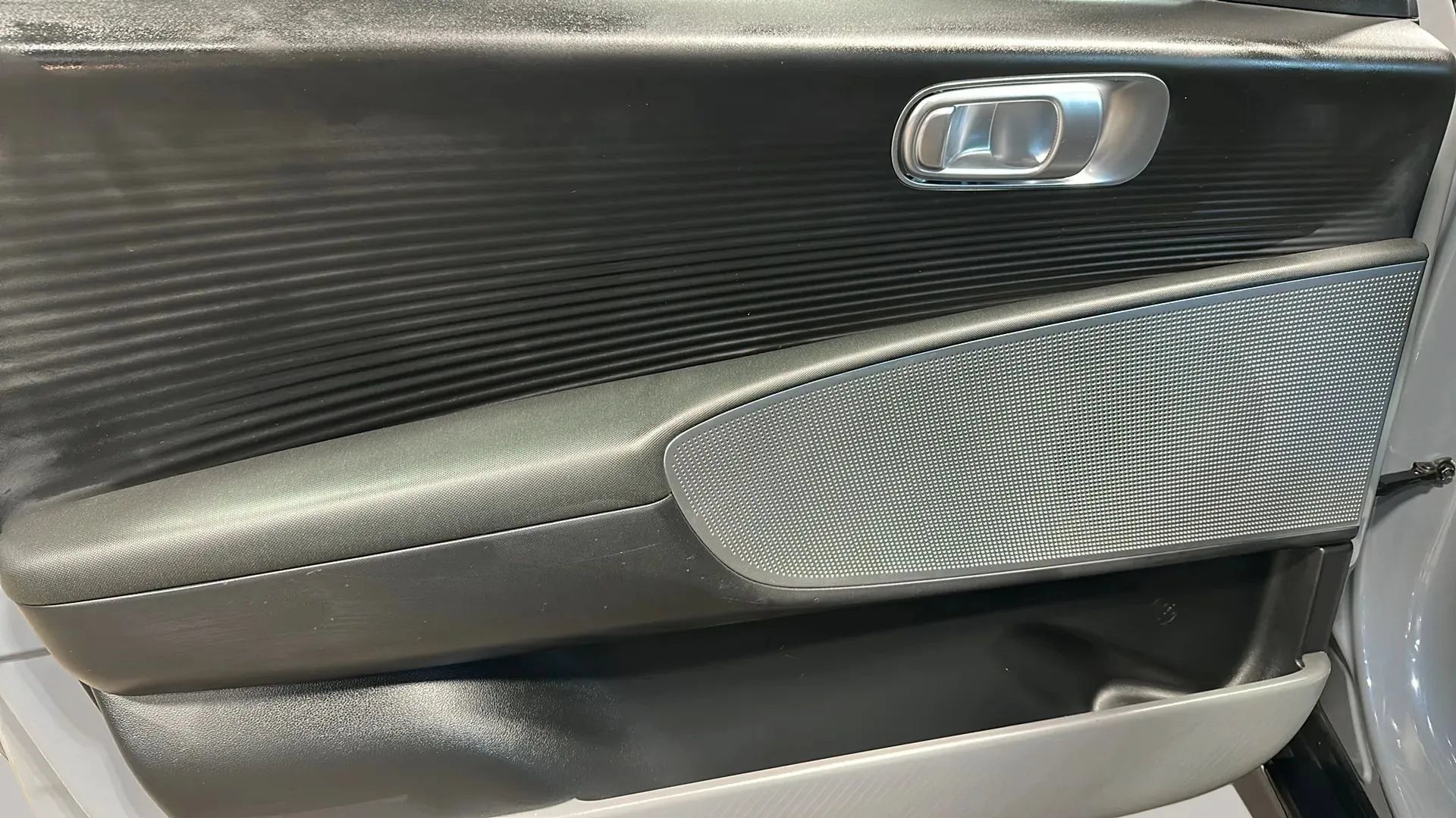 Used 2023 Hyundai Ioniq 6 SE AWD/4WD image 10