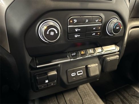 Certified 2022 Chevrolet Silverado 2500 Custom w/ Custom Value Package image 18