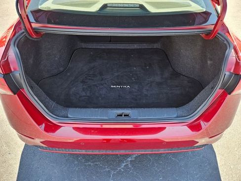 Used 2021 Nissan Sentra SV image 18