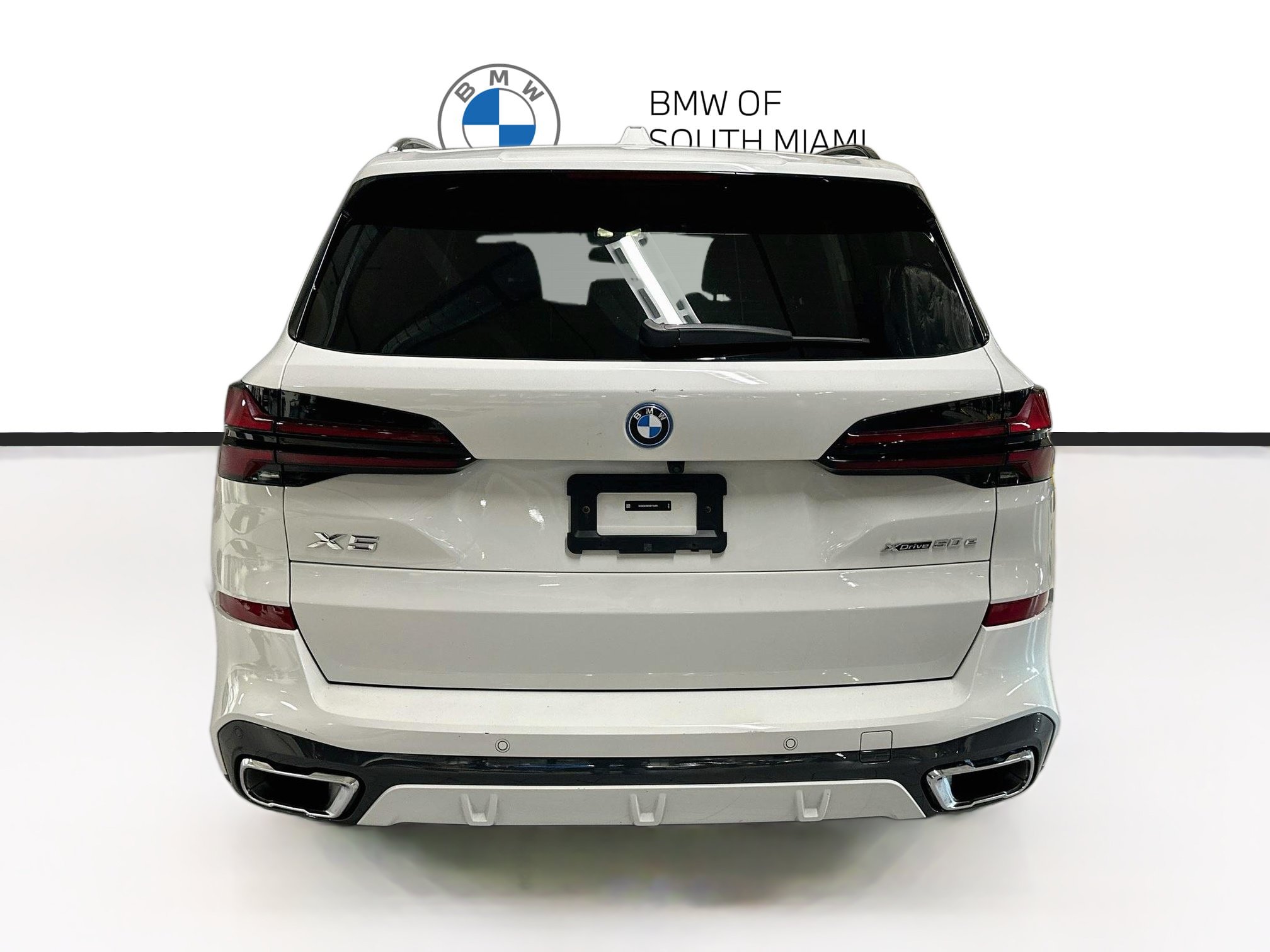 Certified 2025 BMW X5 xDrive50e w/ M Sport Package AWD/4WD image 5
