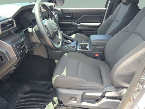Certified 2026 Toyota Tacoma SR5 AWD/4WD image 9