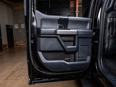 Used 2022 Ford F450 Platinum w/ FX4 Off-Road Package image 38