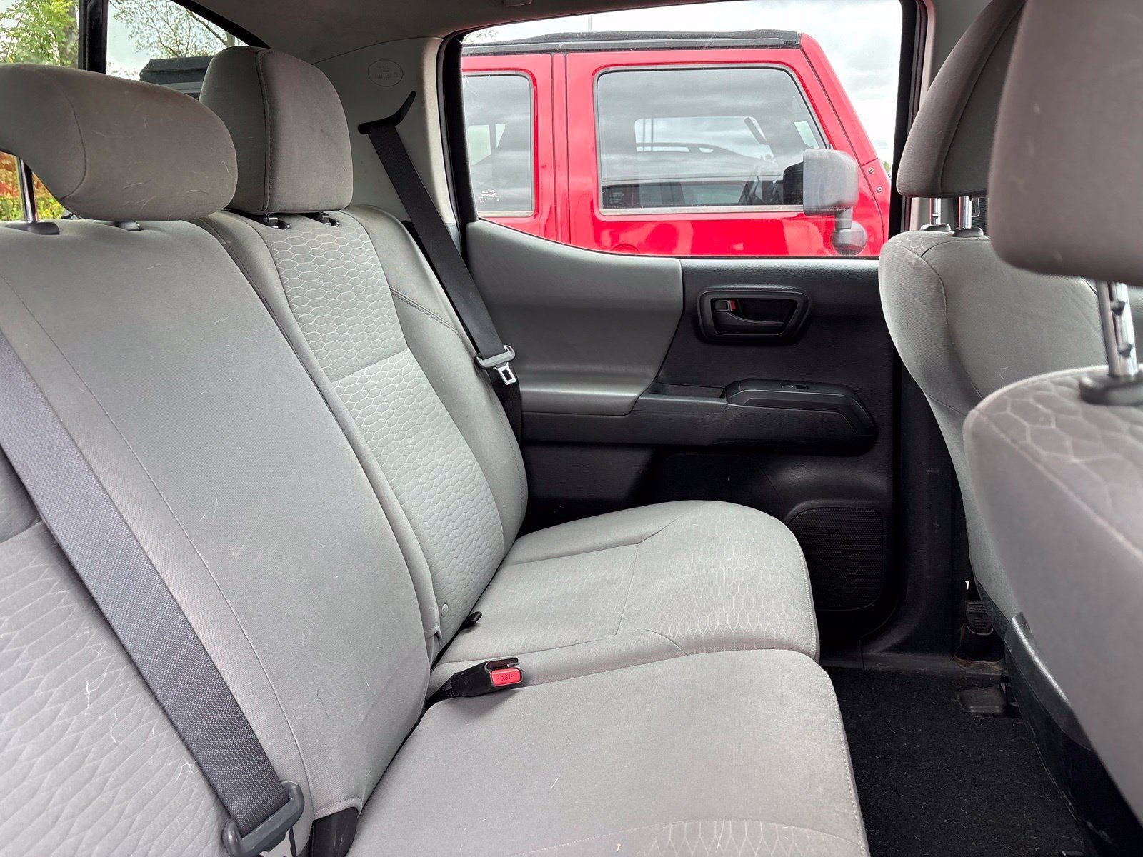 Used 2017 Toyota Tacoma SR w/ Tow Package AWD/4WD image 9