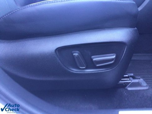 Used 2022 Toyota Highlander Limited image 16