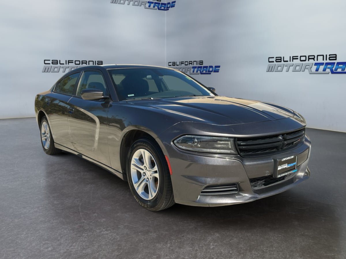 Used 2022 Dodge Charger SXT RWD image 3