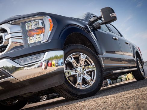 Used 2023 Ford F150 XLT w/ Equipment Group 302A High RWD image 10