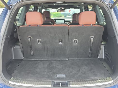 Used 2024 Kia Telluride SX w/ Towing Package FWD image 9