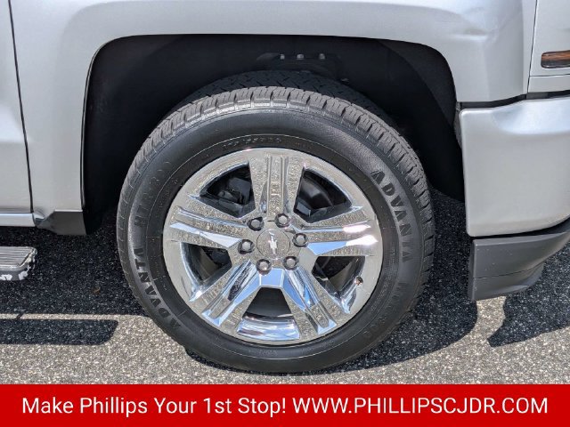 Used 2018 Chevrolet Silverado 1500 Custom w/ Custom Value Package RWD image 10
