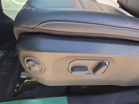 New 2026 Jeep Gladiator Sport image 12