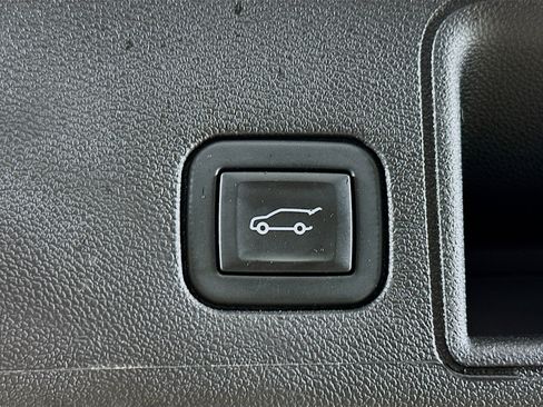 Used 2021 GMC Terrain SLT w/ LPO, Floor Liner Package FWD image 29