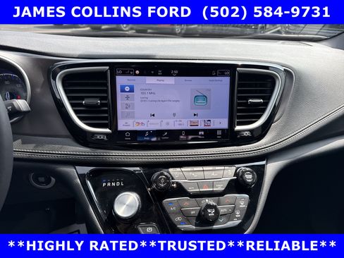 Used 2025 Chrysler Pacifica Select FWD image 31