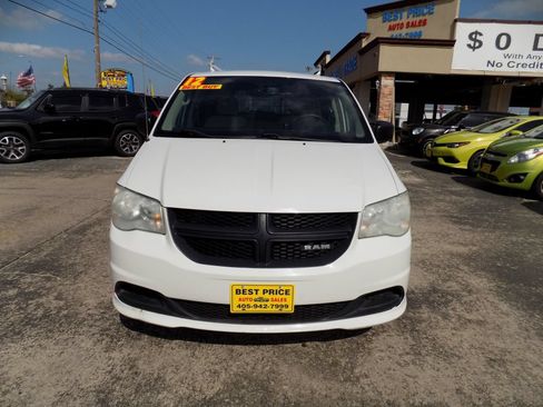 Used 2012 RAM C/V w/ UConnect Hands-Free Group FWD image 5