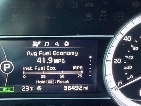 Used 2019 Kia Niro EX image 20