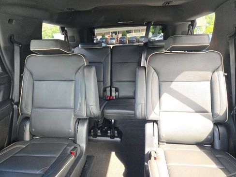 Used 2021 Chevrolet Tahoe Premier w/ Premium Package RWD image 6