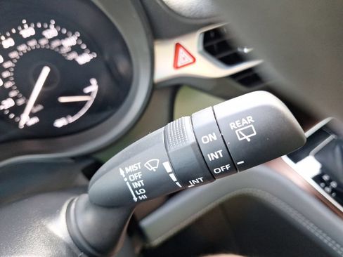 Used 2024 Toyota Sienna LE FWD image 22