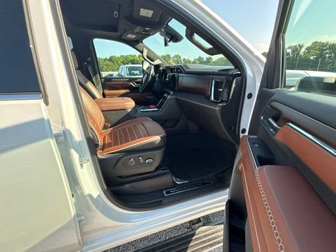 Used 2024 GMC Sierra 2500 Denali Ultimate w/ Max Trailering Package AWD/4WD image 22