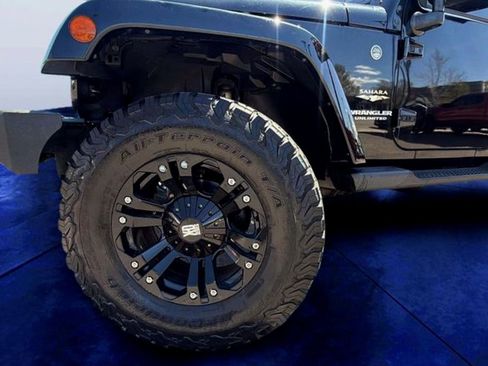 Used 2010 Jeep Wrangler Unlimited Sahara w/ Limited Group AWD/4WD image 21