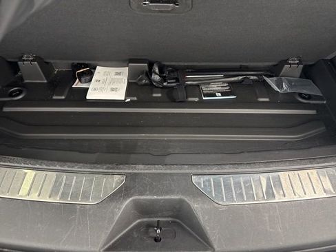 Used 2025 GMC Yukon Denali image 15