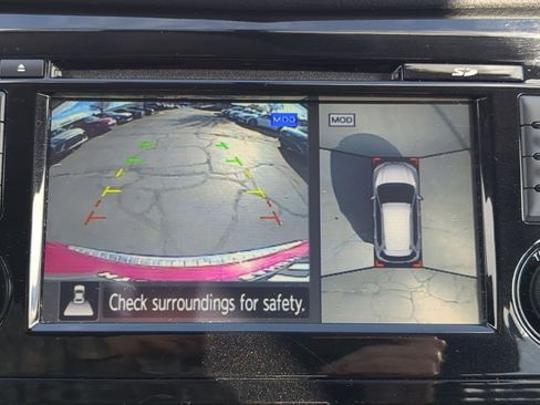 Used 2017 Nissan Rogue SV w/ SV Premium Package image 23