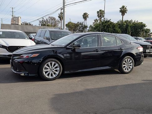 Used 2018 Toyota Camry LE w/ Audio Package image 17