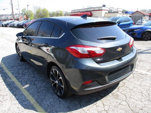 Used 2019 Chevrolet Cruze LT image 2