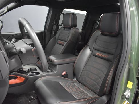 Certified 2025 Nissan Frontier PRO-4X w/ Pro Premium Package AWD/4WD image 5