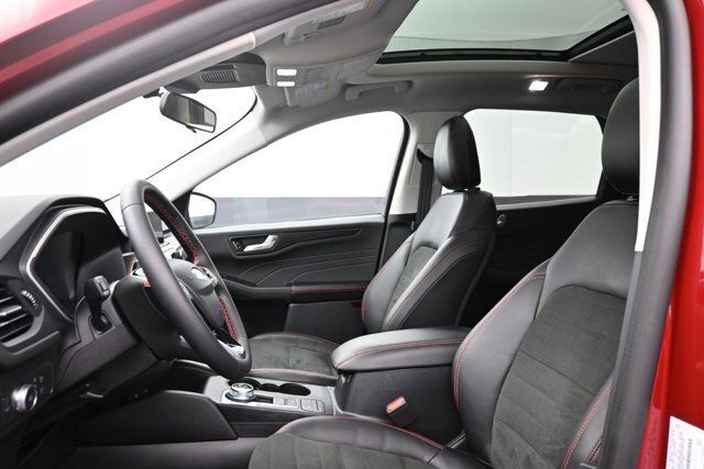 Used 2022 Ford Escape SEL w/ SEL Stealth AWD Package image 15