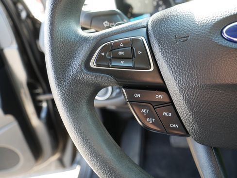 Used 2017 Ford Escape SE image 28